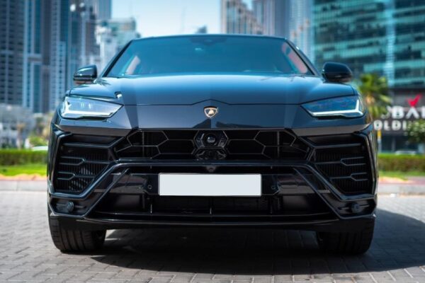 Rent Lamborghini in Dubai Live the Ultimate Supercar Fantasy in the City of Luxury